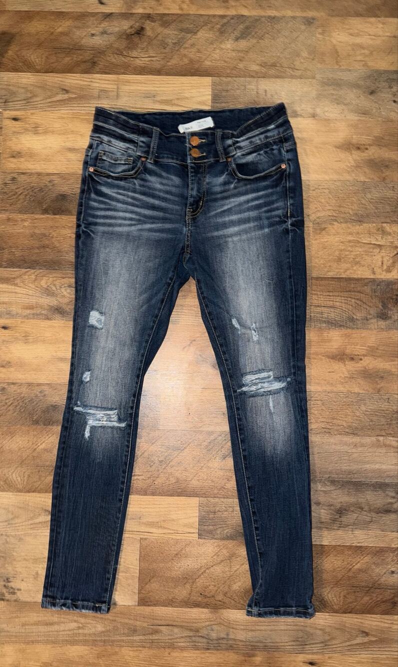 BKE women’s Payton universal fit distressed mid rise ankle blue jeans